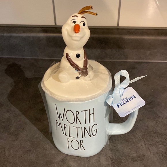 Rae Dunn Other - NWT Rae Dunn Disney Frozen Olaf Worth Melting For Mug with Topper
